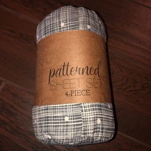 LUXE taupe Grey dot sheet set queen NWT